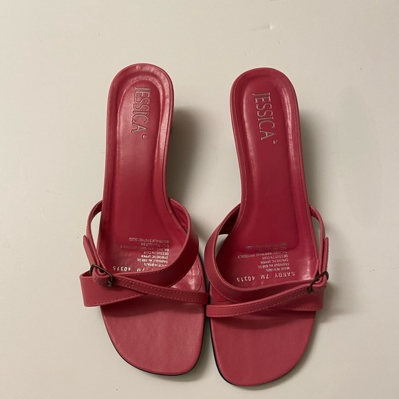 Pink heels size US 7 women’s - Picture 2 of 7